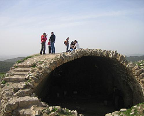 טיול משפחות לבית עיטאב, טיולים עם ילדים בשבת, טיול עם ילדים בשבת